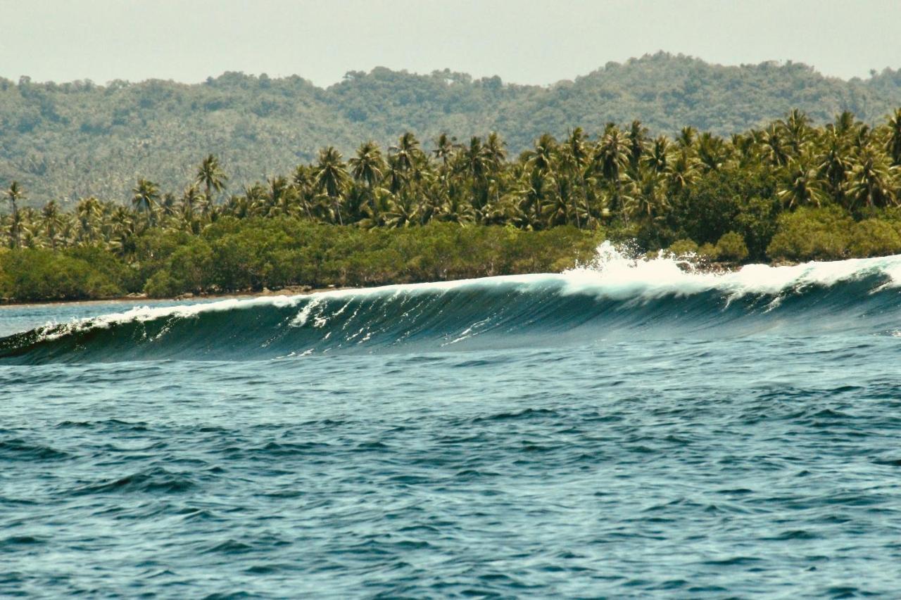 "Triangle Hut" Camp Fuego Siargao Hotel Catangnan Esterno foto